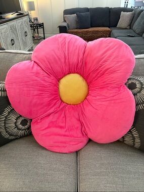 NWOT Pink Flower Pillow - Home Accents/ kids